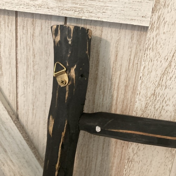 Distressed Farmhouse Wooden Ladder - Picture 3 of 6